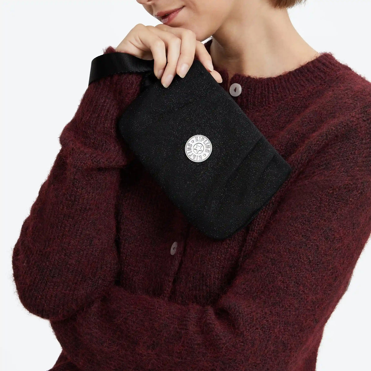 Ary Pouch
